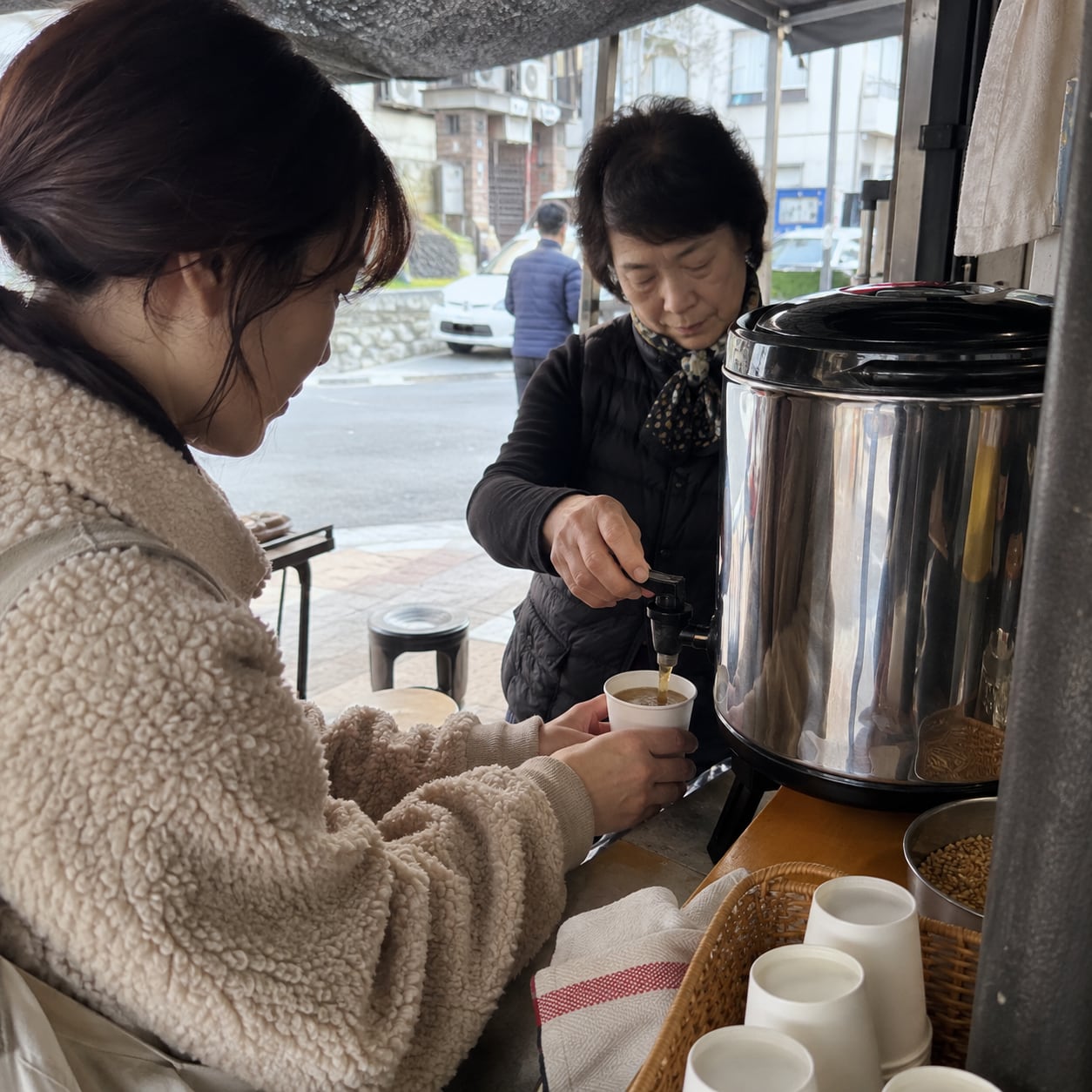 커피 대신 따뜻한 보리차 파는 곳 모임 대표 이미지