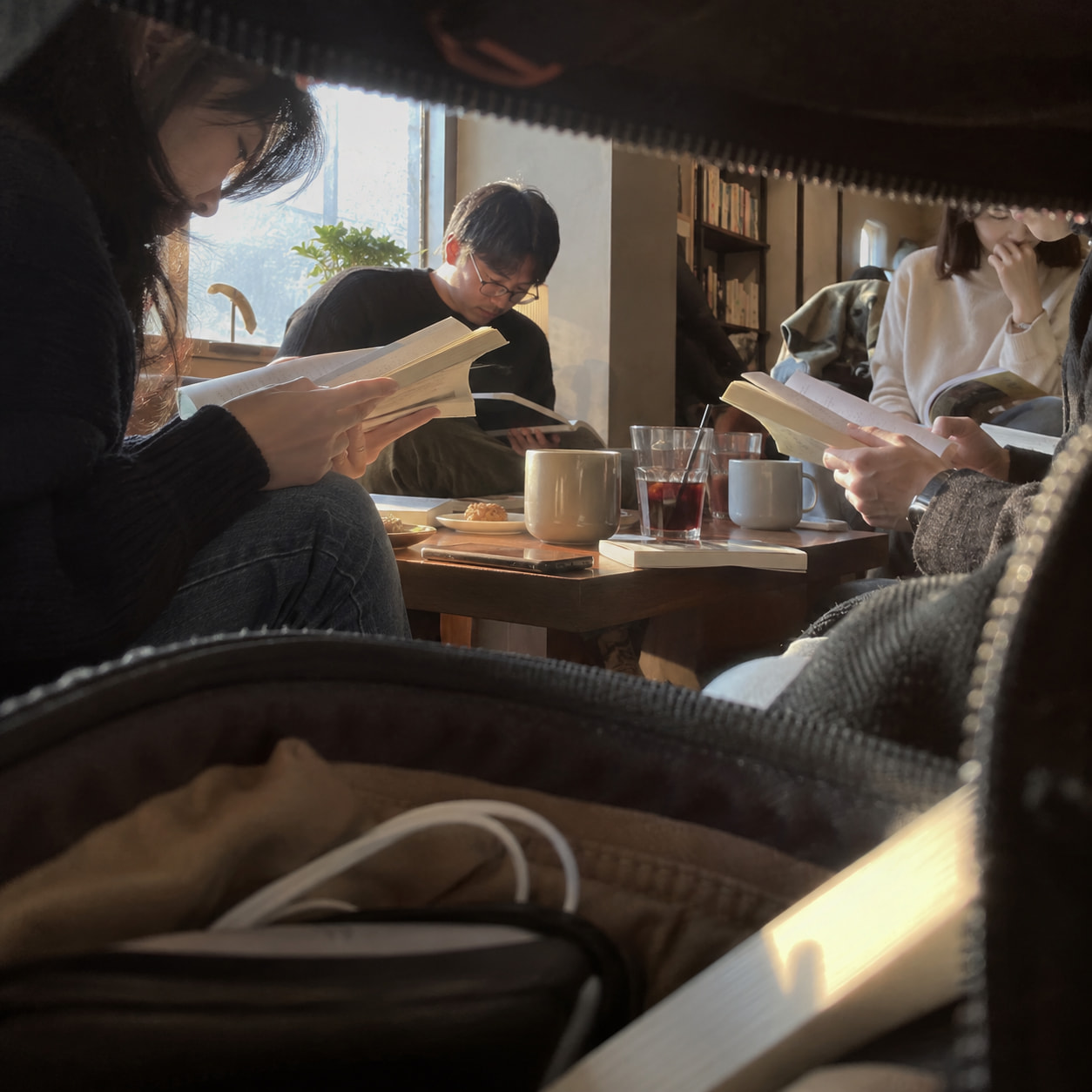각자 읽고 한 문장 나누기, 작게 열어봅니다 모임 대표 이미지