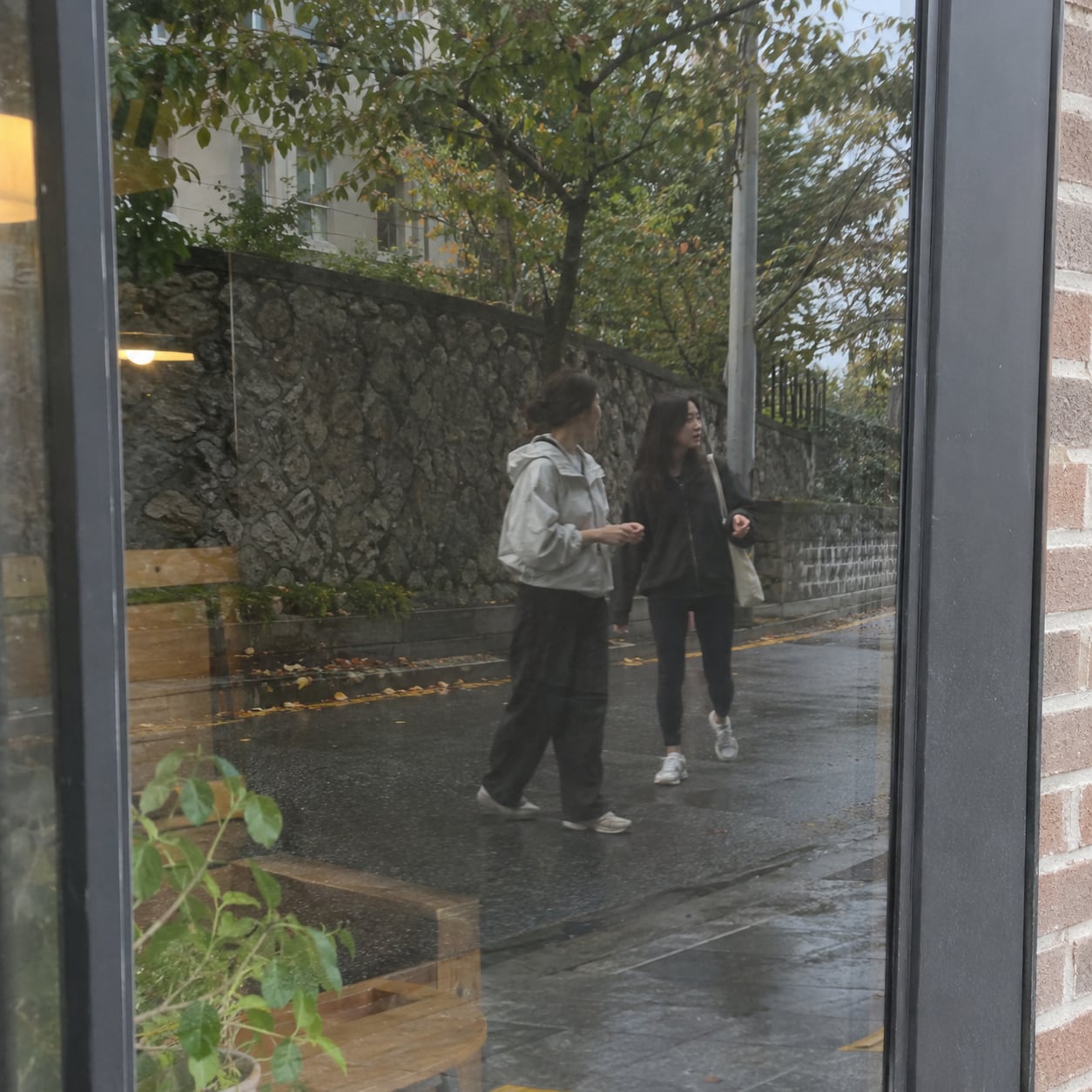 걷는 속도 맞춰 대화하는 토요일 모임 대표 이미지