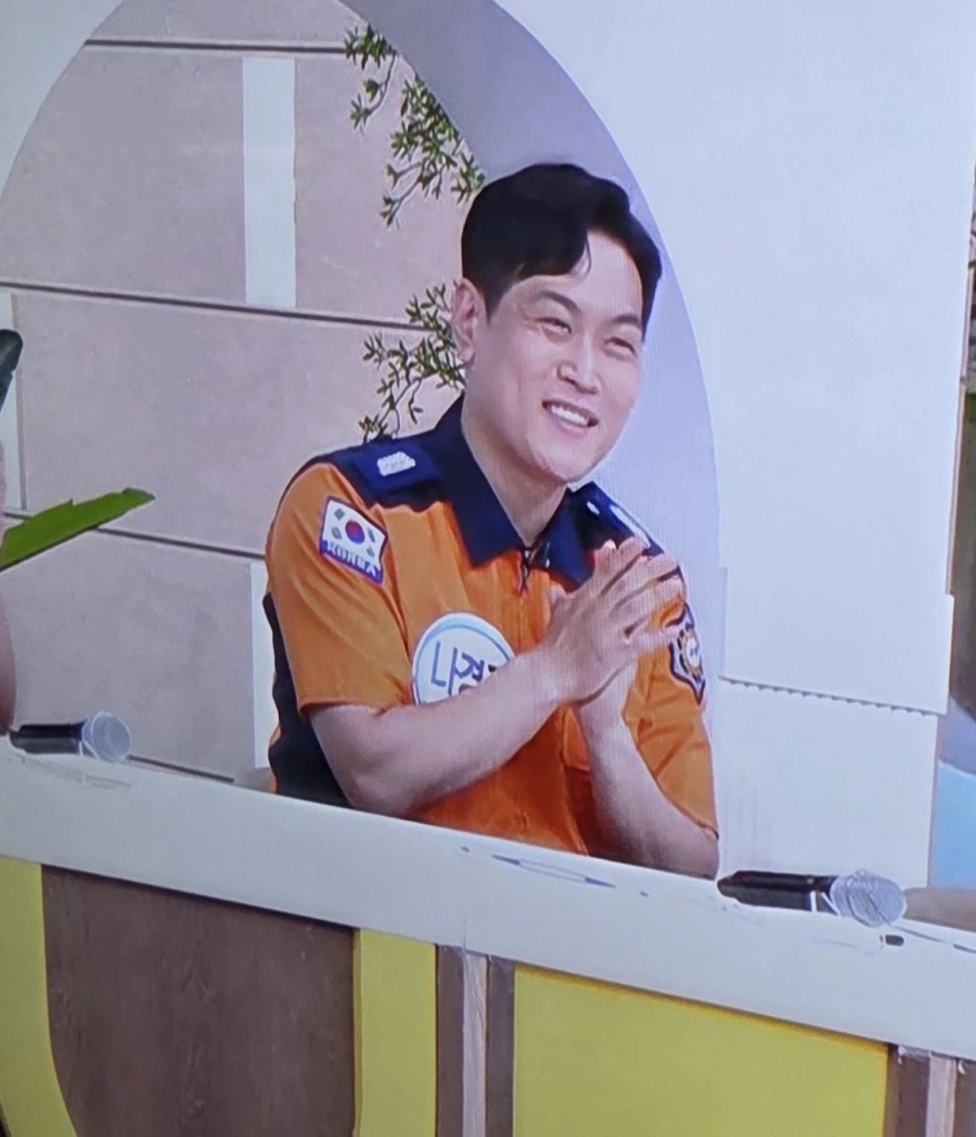 공중파에 출몰 중인 소방관 삼촌 ㅋㅋㅋㅋㅋㅋㅋㅋ_1.webp