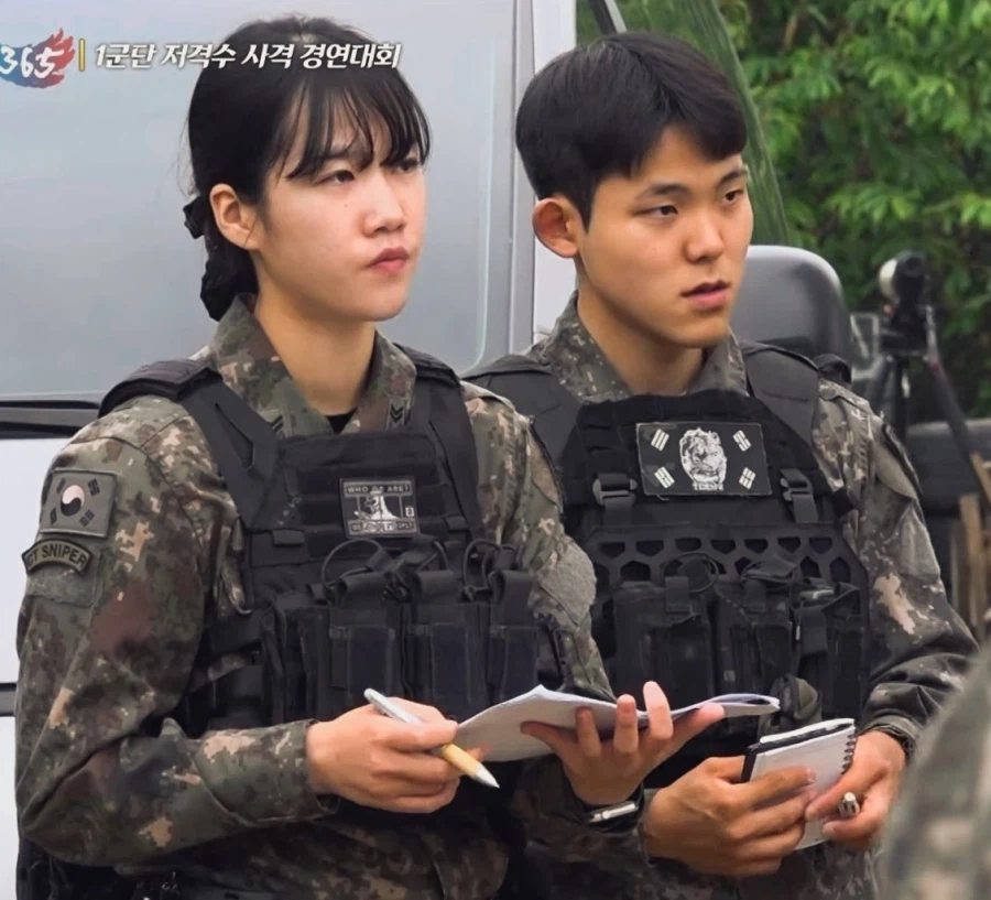 다 보급 안쓰고 싸제 플케쓰는 군인들_2.webp