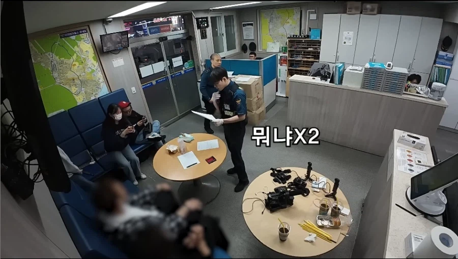 파출소 취재 도중 갑자기 빌딩에 돌아가신 분 발견 신고 들어옴 ㄷㄷ_2.webp