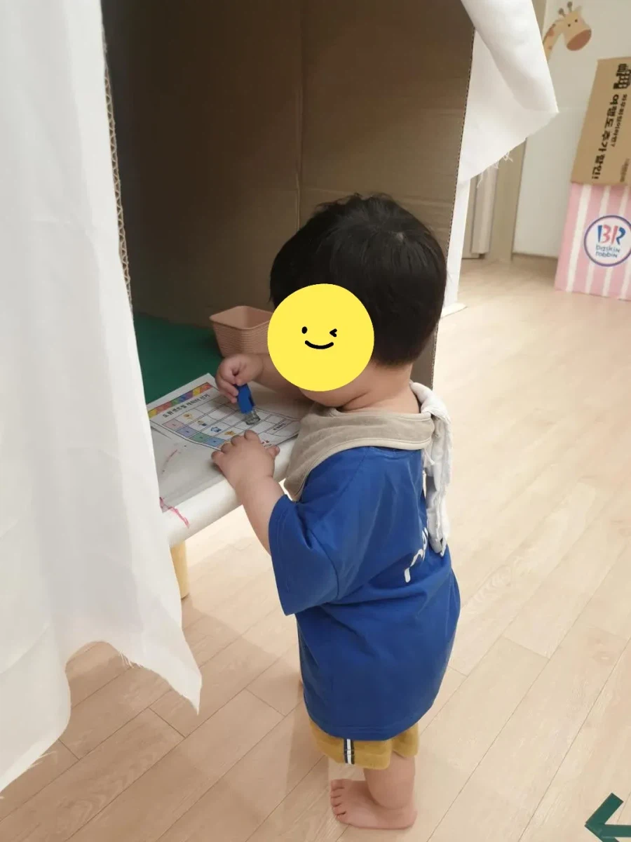 오늘자 투표소 논란.jpg_2.webp