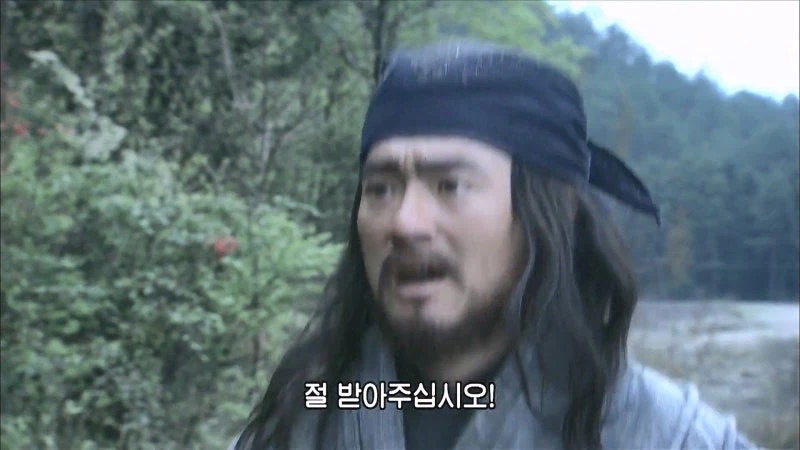 삼국지) 관우 : 이봐 손건, 자네에게 얘기하고 있는게 아니야_12.webp