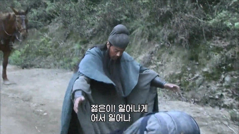 삼국지) 관우 : 이봐 손건, 자네에게 얘기하고 있는게 아니야_10.webp