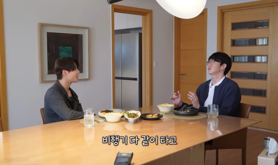 성시경 에스파 사생팬들이 비행기 같이 타고 다니니까 힘들겠더라_4.webp