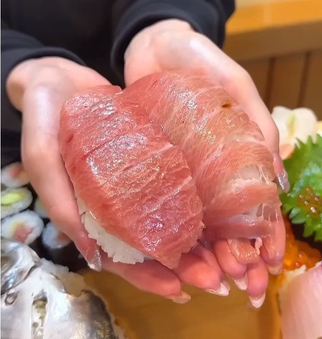 호불호 갈리는 초밥짤.JPG_1.webp