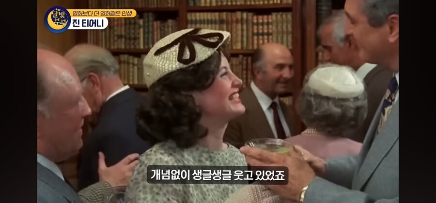 전염병 격리수칙를 무시한 열혈팬 때문에 인생을 망치게 된 여배우_46.jpg