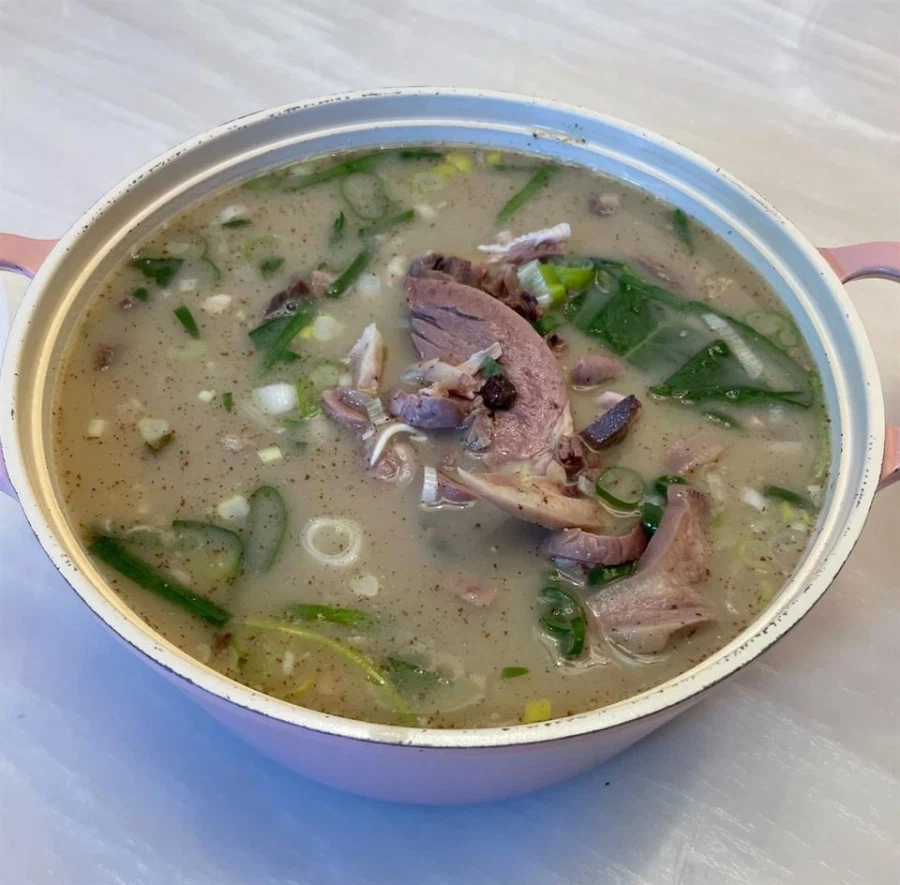 집에서 순대국을 엎어버리면_1.webp