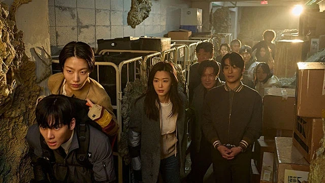 스포 ) 군체 리뷰. 소통이 끊어지면 재밌어진다._22.webp