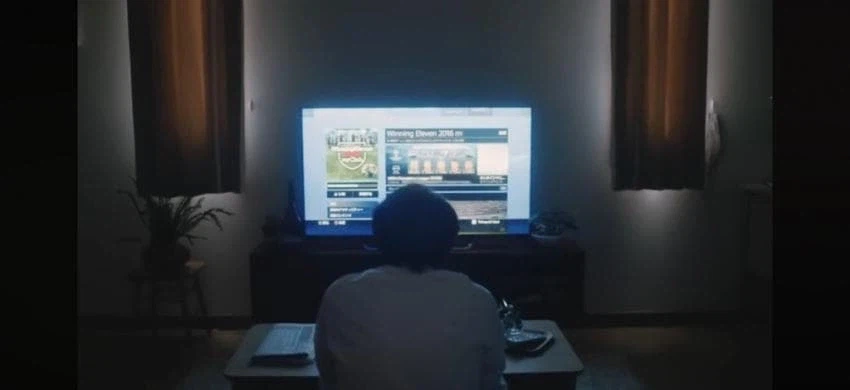 일본의 아재가 과거로 돌아가 친구들과 플스게임을 함.jpg_41.webp