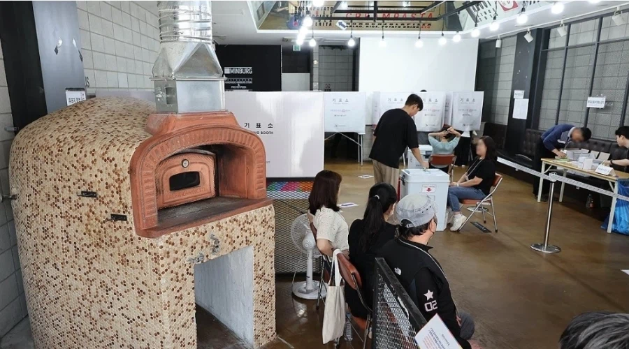 지방선거 이색 투표소_9.webp