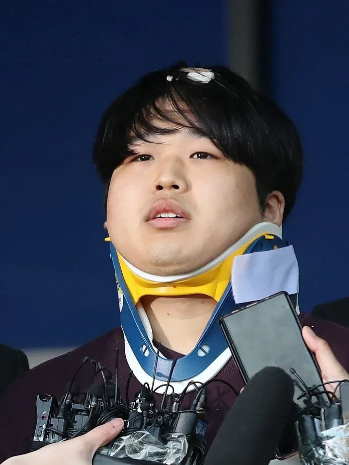 지금 검열 하는 윗대가리들이 너무나 고마운사람_1.webp