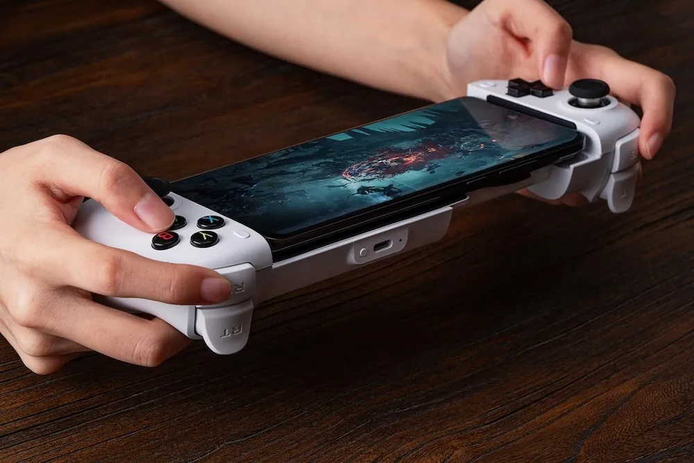 4531597-8bitdo-mobile-controller-xbox-cloud-gaming5.jpg